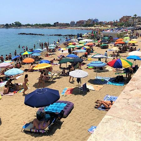 Vacanzenaxos - Casa Frontemare Leilighet Giardini Naxos Eksteriør bilde