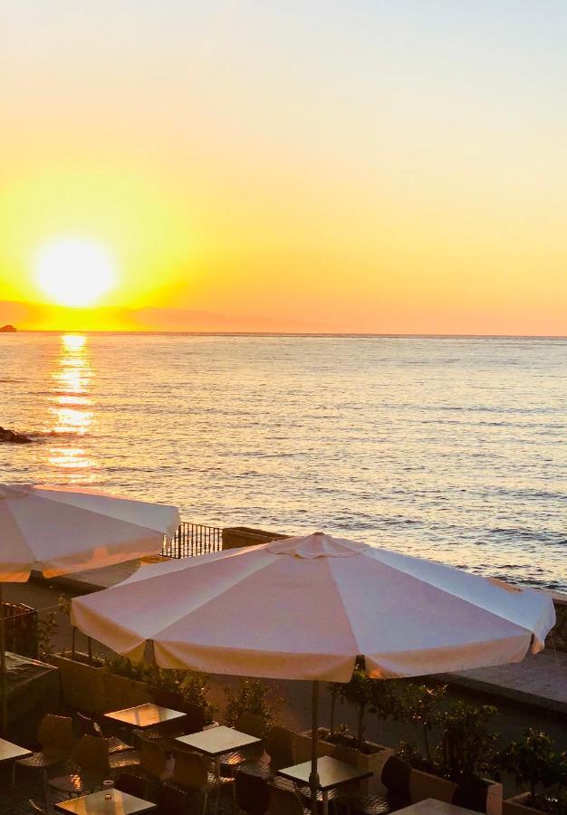 Vacanzenaxos - Casa Frontemare Leilighet Giardini Naxos Eksteriør bilde