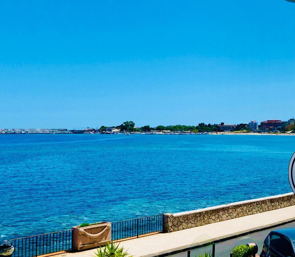 Vacanzenaxos - Casa Frontemare Leilighet Giardini Naxos Eksteriør bilde